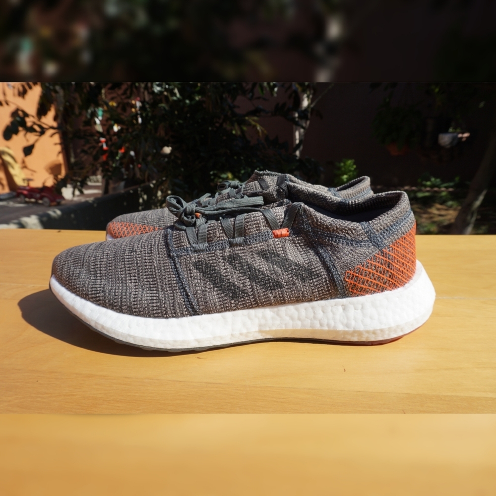 SOLD!!Men's Adidas PureBoost Go Running Shoes 11.5 - Picture 3 of 5